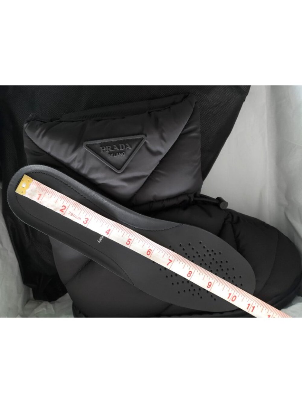 $1120 Prada Blow 19 Quilted Nylon Drawstring Snow Boots Black Size 9 - Picture 6 of 7